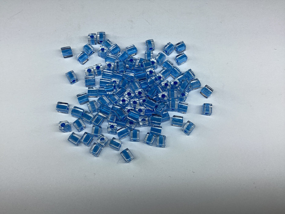 Miyuki Cube 4mm lined light sapphire
