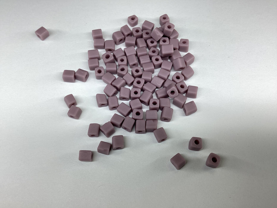 Miyuki Cube 4mm cobalt