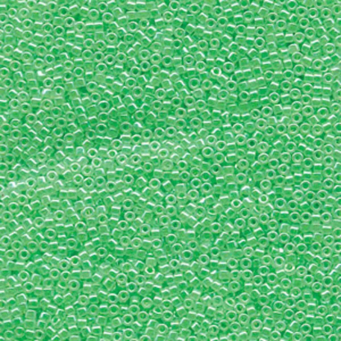 Miyuki Delica 11/0 lined Crystal light Green (DB237)