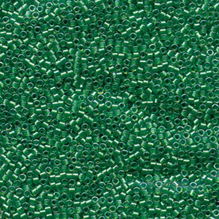 Miyuki Delica 11/0 sparkling light green lined chartreuse (DB916)