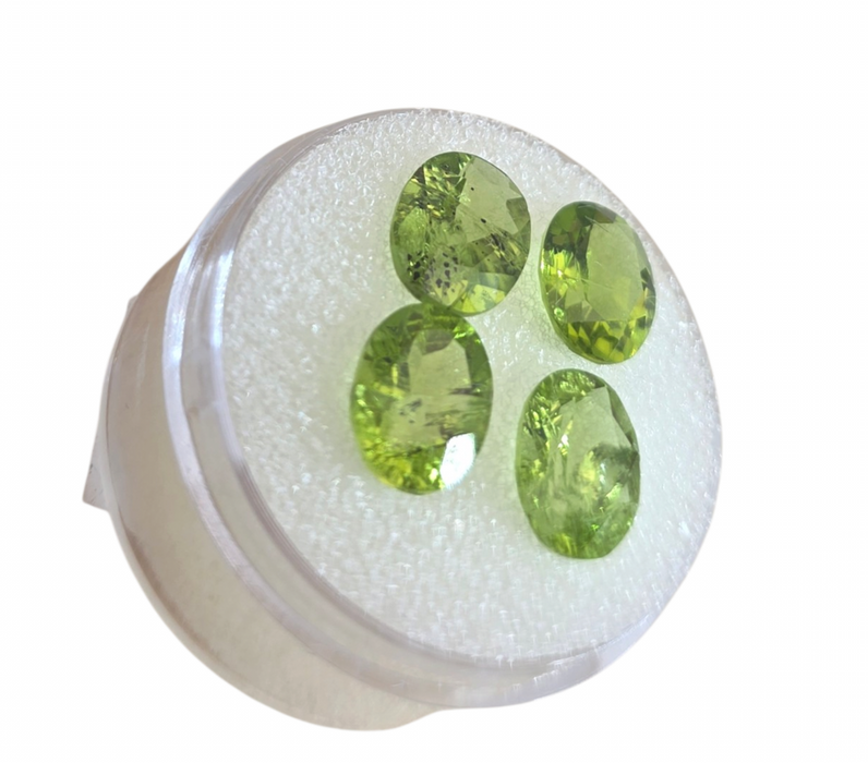 Peridot faceted oval 9x7mm