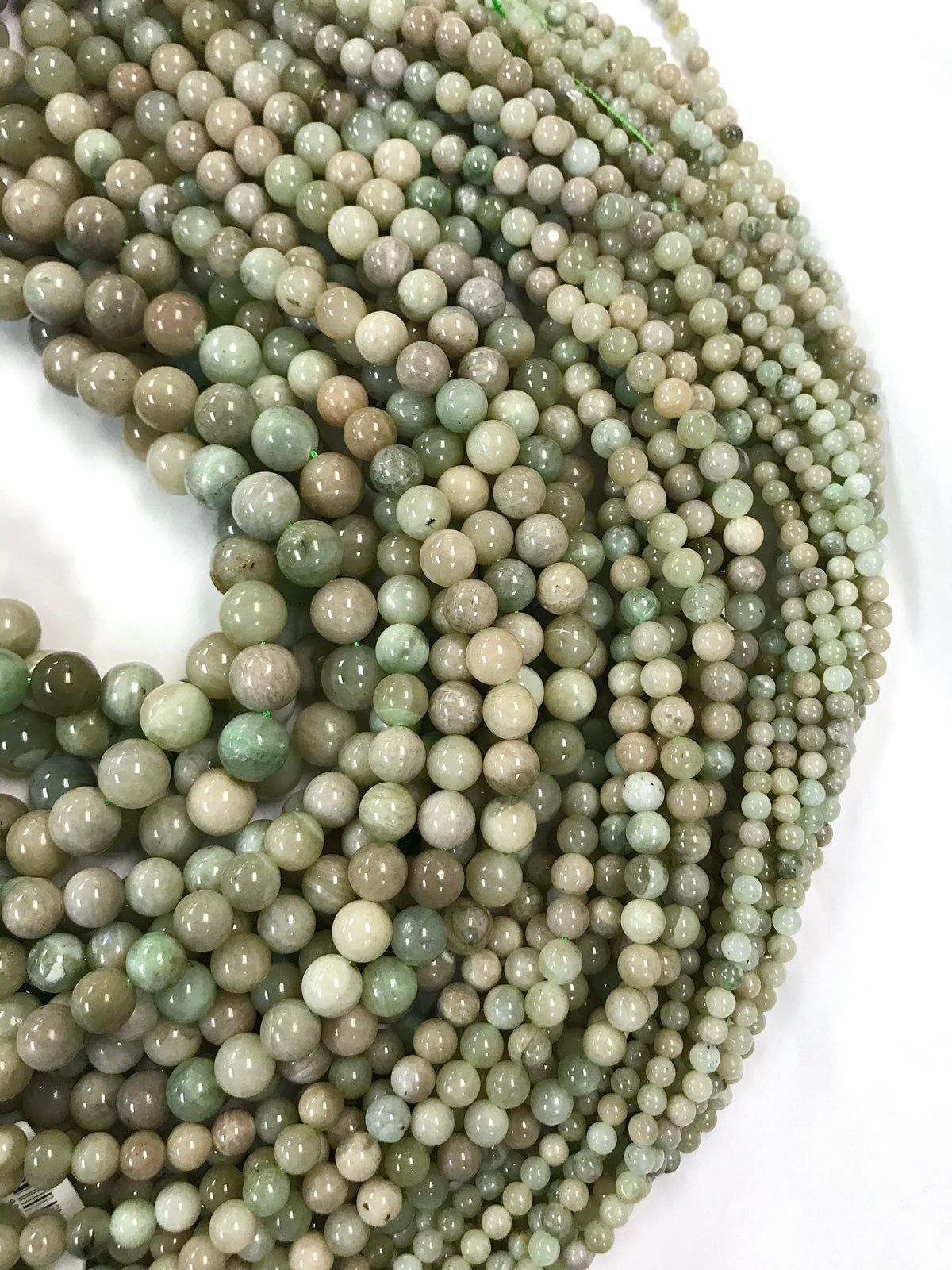 10mm Natural Green Madagascar Moonstone Garnierite — Iguana Beads